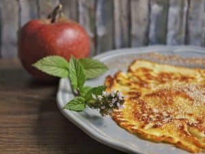 Dinkel Pfannkuchen mit Apfel