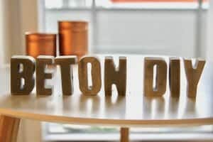 Beton Buchstaben
