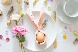 servietten-falten-ostern-einfach-osterhasen-falten-19